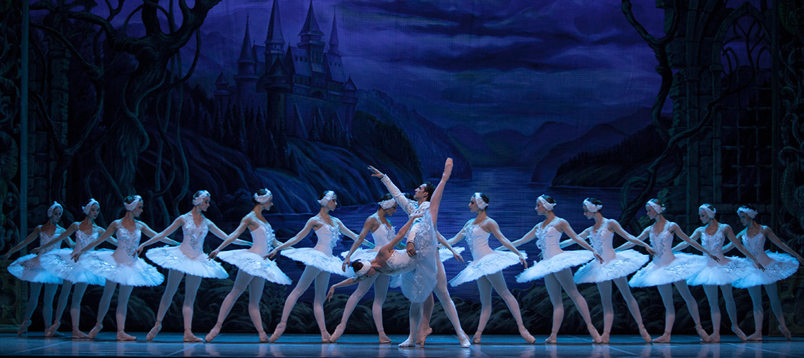 IL LAGO DEI CIGNI / SWAN LAKE